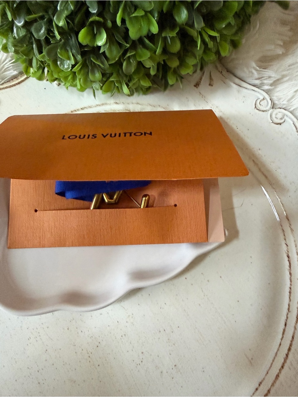 Louis Vuitton blue ribbon and paper envelope - Picture 4 of 6